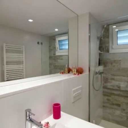 En Sitges, Primera Linea De Playa Privatunterkunft